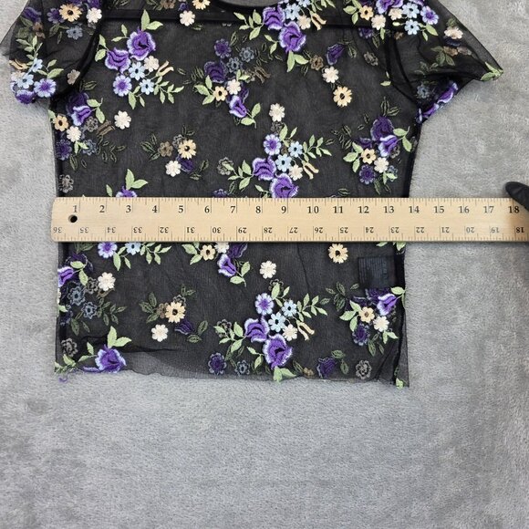 Kimchi Blue Shirt Womens XS Black Mesh Sheer Floral Embroidered Short Sleeve - Picture 6 of 10